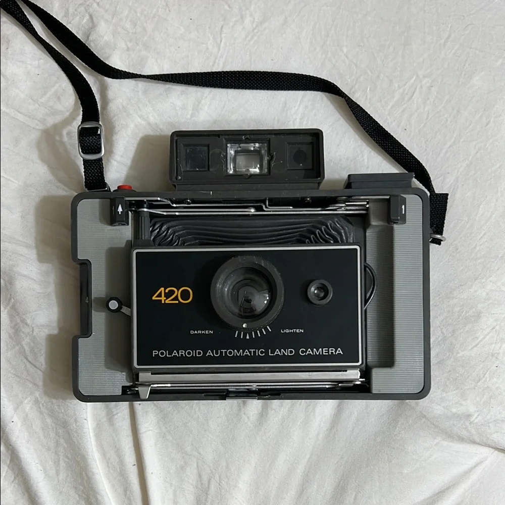 Vintage Polaroid 420 Land Camera - Picture 5 of 6